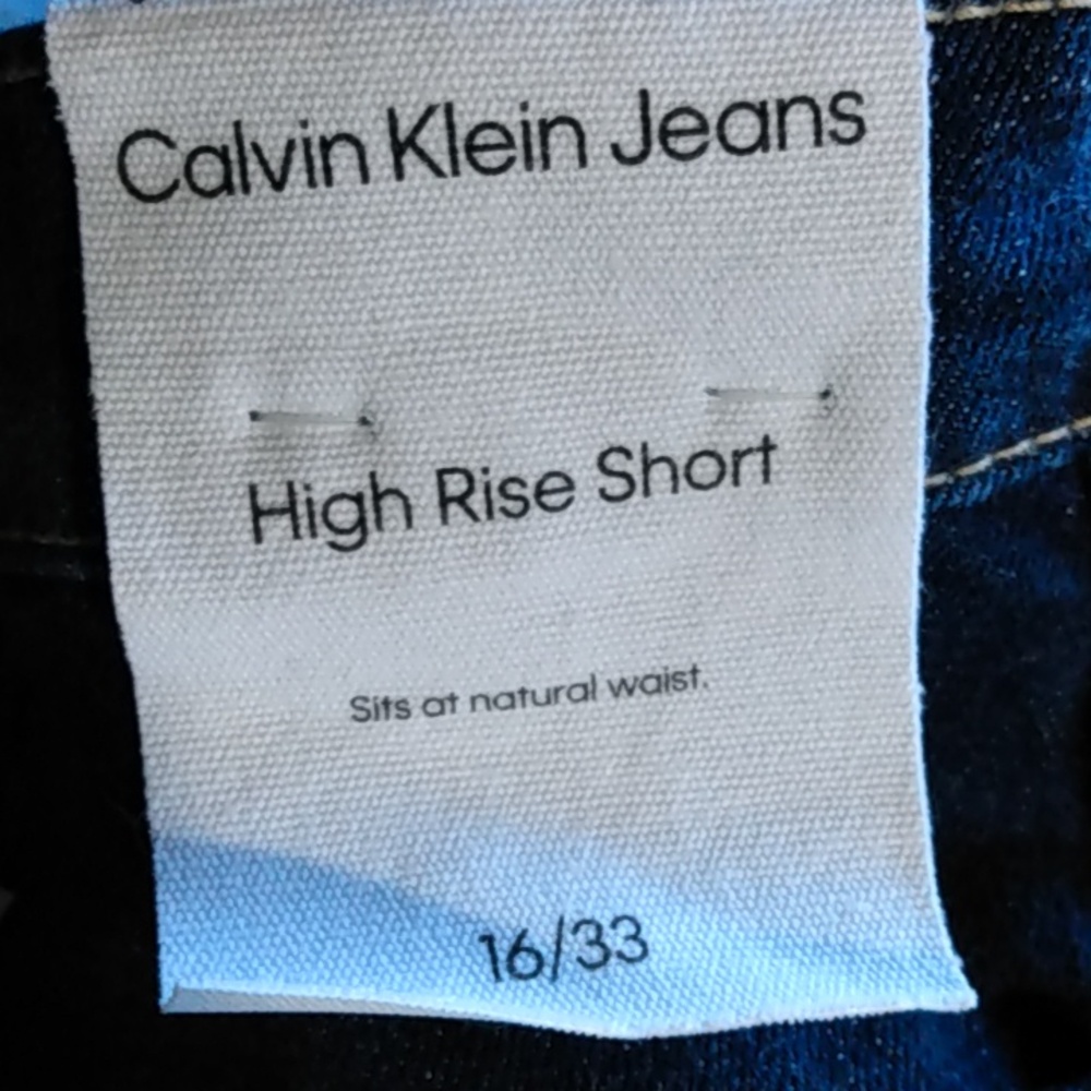 NWT Calvin Klein Jeans Dark Wash High Rise Denim Shorts Size 16/33 - Picture 8 of 8